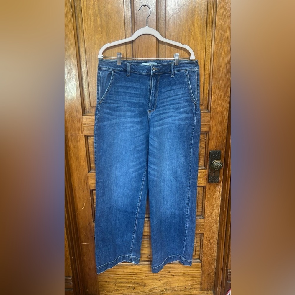 kancan wide leg jeans. stretchy. Size 15